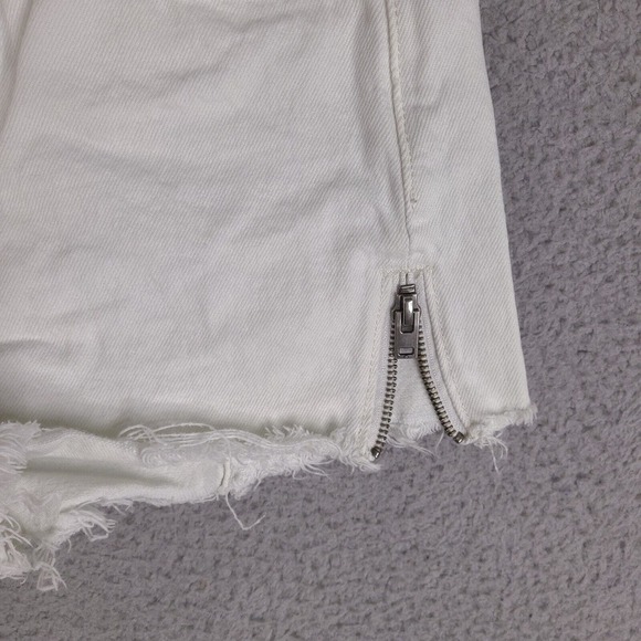 Levi's Shorts Womens Size 27 White Altered 501 Side Zipper Denim Cutoff Frayed - Picture 5 of 16